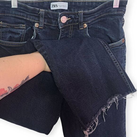 Zara Women's High Waist Straight Leg Jeans Raw Hem Dark Blue Wash size 10 US - Picture 2 of 6